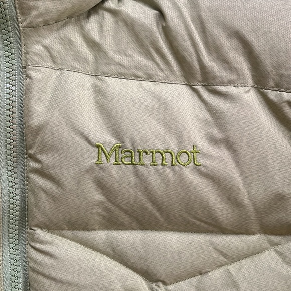 Marmot 700 Fill Down puffer cropped length pale green hood size XS - Picture 3 of 12